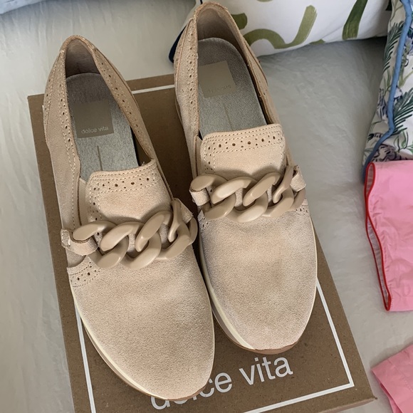 Dolce Vita Jhenee Dune Suede Sneakers! Soo cute and comfy. Size 8.5 - Picture 5 of 5